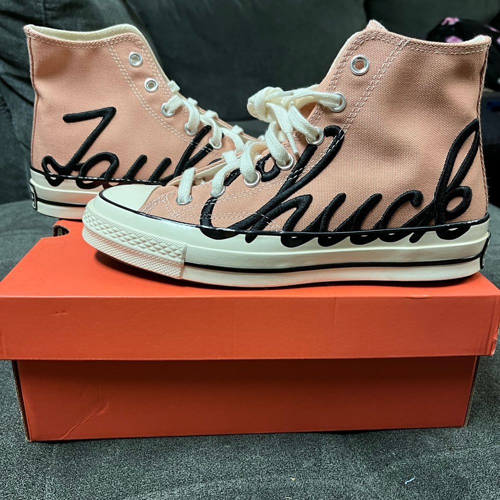 Women’s Chuck Taylor’s Size 8